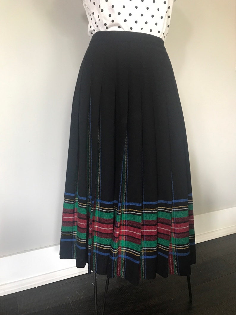 Pristine 1980s Vintage Pendleton pleated skirtClassic Preppy Traditional knife-pleated plaid Mid length Skirt US size 12