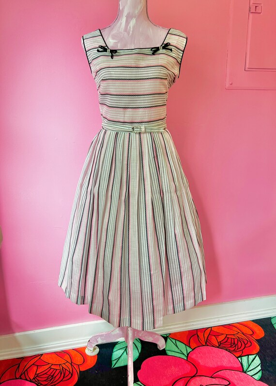 True Vintage 1950s White, Pink and Black Stripe F… - image 3