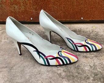 Vintage  High Heels 1980s White Pumps//White Leather with Bright multi-color details High heel shoes//Real Leather Python Details//US 10