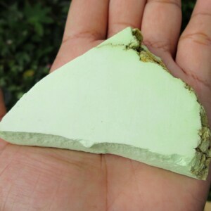 Lemon Lime Chrysoprase Slab 510 Crt   102 Grams. Raw Chrysoprase.