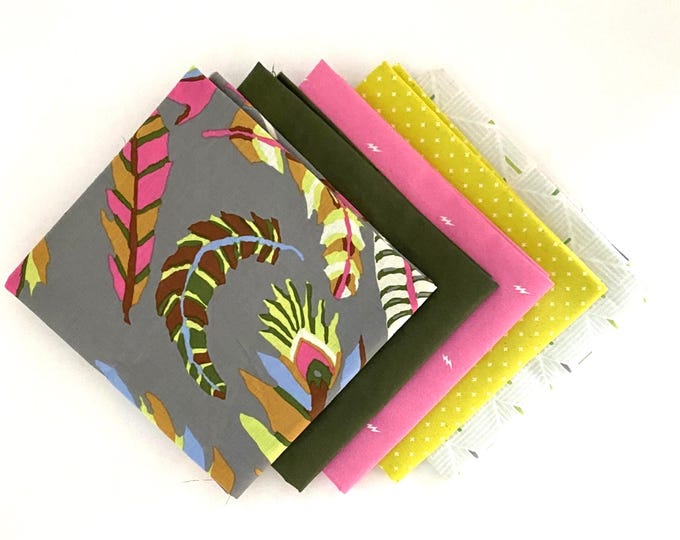 Fun Feathers - 5 piece Curated Fat Quarter Bundle