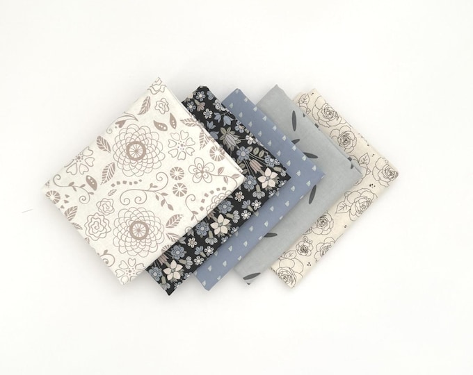 Summer Blues - 5 piece Curated Fat Quarter Bundle