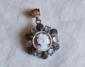 Antique pendant in 9 carat gold, silver, aquamarines, diamonds and shell cameo, pendant, cameo, antique jewelry, art deco