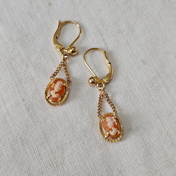 Boucles d'oreilles vintage, en plaqué or et camée coquillage, profil féminin, art nouveau, dormeuses, cammeo