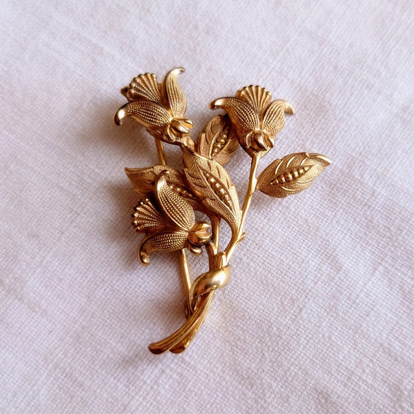 Broche ancienne "Bouquet" en plaqué or laminé années 50 vintage