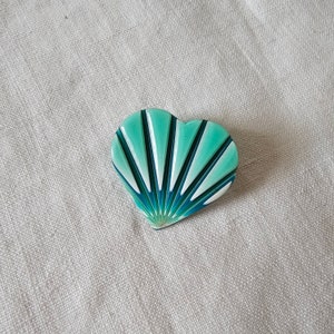 LÉA STEIN | Vintage blue and white plastic heart brooch