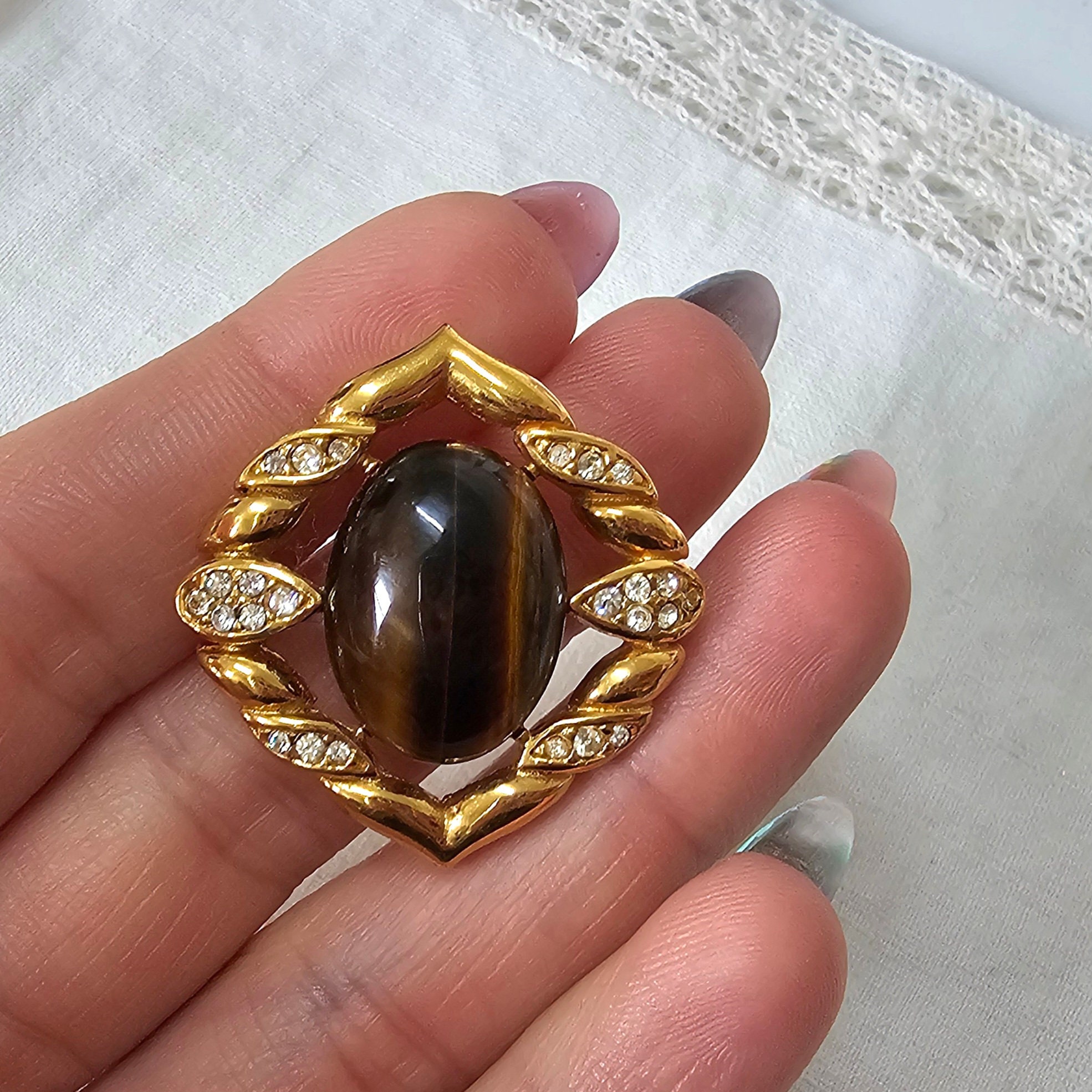 CARVEN Vintage Gold Brooch With a Tiger's Eye Cabochon