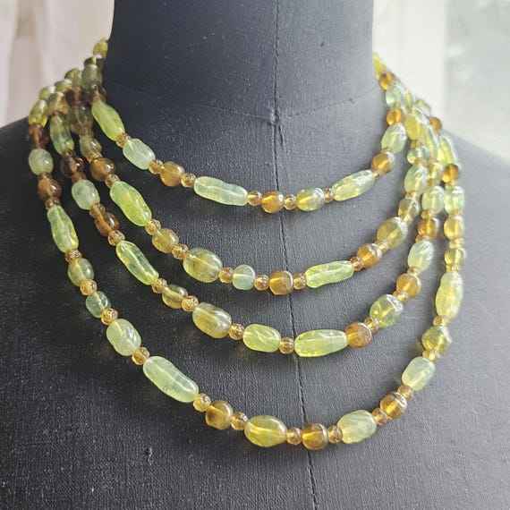 Antique multi-strand necklace in uranium glass be… - image 4