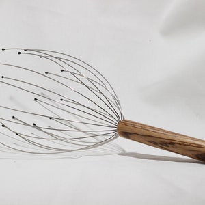Head massage spider with hand-turned handle made of precious wood, massager for the head with zebrano handle