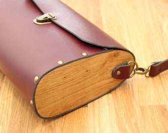 handgemachte Damenhandtasche aus 100% Echtleder und Echtholz Eiche, Minimalistische Schultertasche