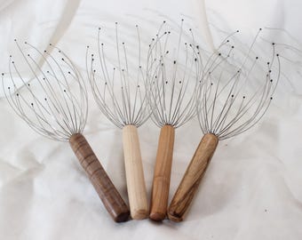 Kopfmassage Spinne mit handgedrechseltem Griff aus Edelholz, Massagegerät für den Kopf mit Edelholz Griff