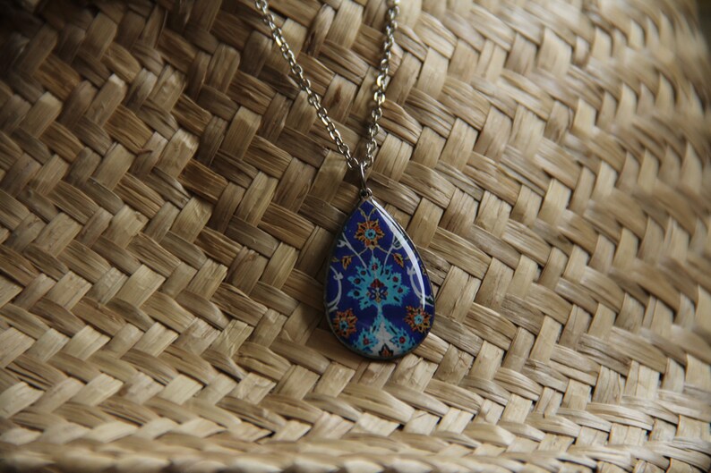 Persian Stainless steel necklace with an amazing shape and oriental patterns image 4