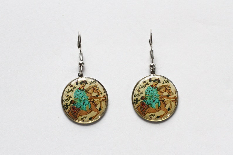 Wonderfull pair of earing representing archery hunting seen on horse/ Persian earring / Face Earrings image 7