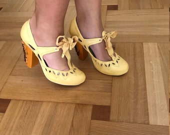 Miss L-Fire Daiquiri in Yellow  size 36 High Heels