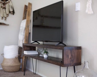 Ian Hamilton Store Tv Table