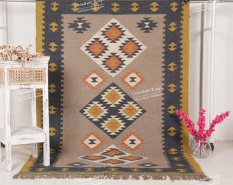 Indyjski ręcznie robiony wełniany dywan jutowy Kilim w wielokolorowym jutowym Kilim Dhurrie Fringes Jute Dywan Tradycyjny wełniany dywan jutowy Vintage Kilim Dywan