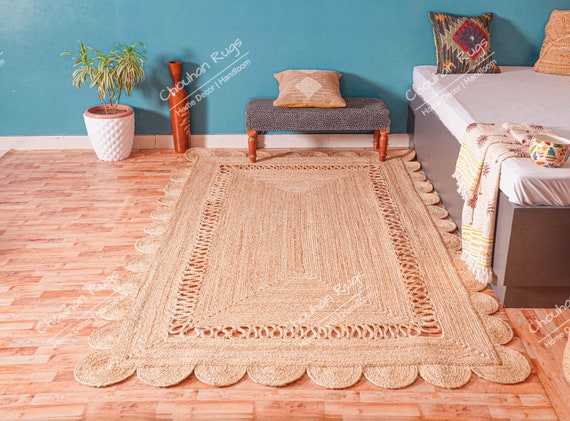Handmade Jute Braided Rug: Scalloped Edge Boho Decor