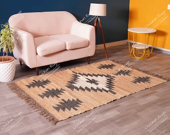 Hand Woven Wool Jute Kilim Rug: Traditional Indian Decor