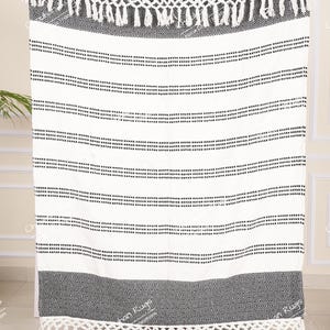 Hostess gift housewarming Gift for her Floral Throw Cotton Blanket Home Decor Sofa Accent Living Room Farmhouse Style Cotton Quilt Gift