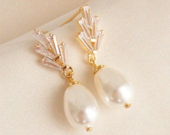 Gold-plated earrings with zirconia stones and Swarovski pearls