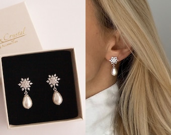 Elegant earrings with zirconia stones and Swarovski pearls