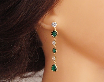 Long earrings with emerald green stones / earrings emerald green