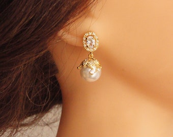 Gold-plated earrings with zirconia stones and Swarovski pearls