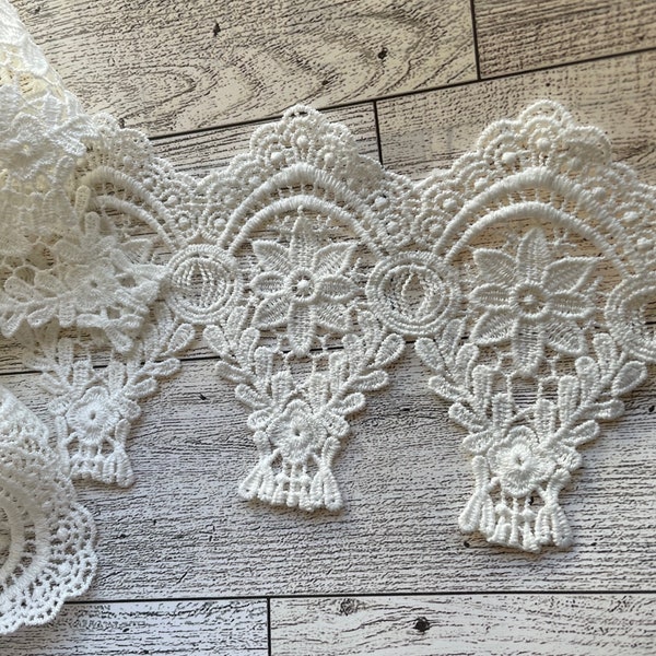 1 yard Vintage Venice Lace trim off-white color scalloped can be used upside down too ideal for brides veils bridal accessories fancy tables