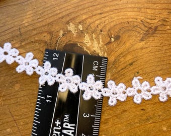 Vintage White Flower Lace Trim: 1/2" Width Sewing Craft Supply