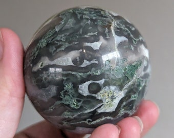 Sfera di agata muschiata con tasca di druzy / sfera di cristallo lucidata, pietra del chakra del cuore
