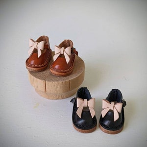 Neo Blythe Mary Jane Shoes with bow