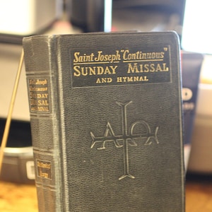1966 New St. Joseph Continuous Sunday Missal and Hymnal - Catholic Mass Calendar