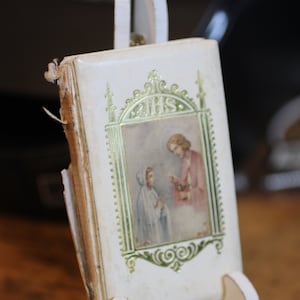 1958 Al Cielo, Devocionario de Primera Comunion (To Heaven, First Communion Devotional) - Spanish Catholic Children Book - Celluloid Cover