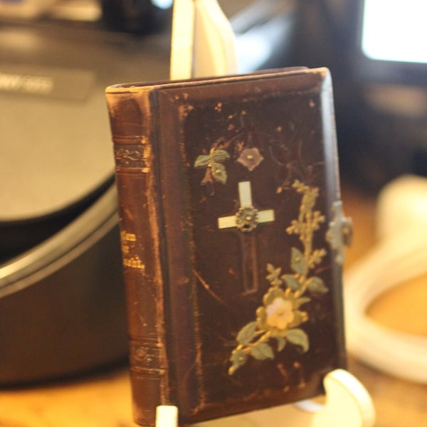 1890 Perlen Der Andacht (Pearls of Devotion) German Catholic Prayer and Devotional Book - With Original Working Front Clasp