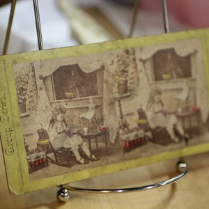 Antigo cartão de visualização de estereoscópio de série de grupo de costura para meninas - fotografia vitoriana vintage