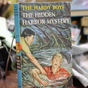1961 The Hardy Boys #14 The Hidden Harbor Mystory by Franklin W. Dixon