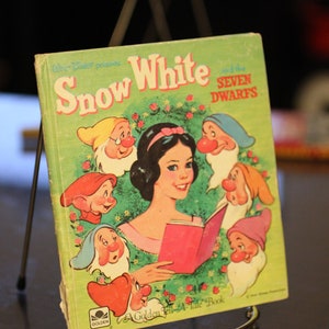 1957年 白雪姫と七人の小人 - 黄金の語り本 - Etsy 日本