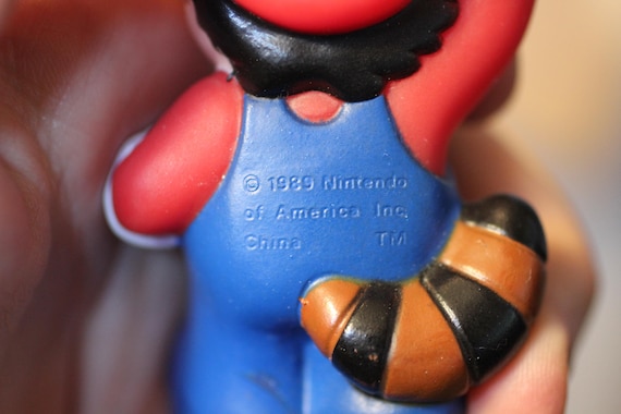 1989 Nintendo Super Mario Bros Racoon Mario Vinyl Finger Puppet - Etsy