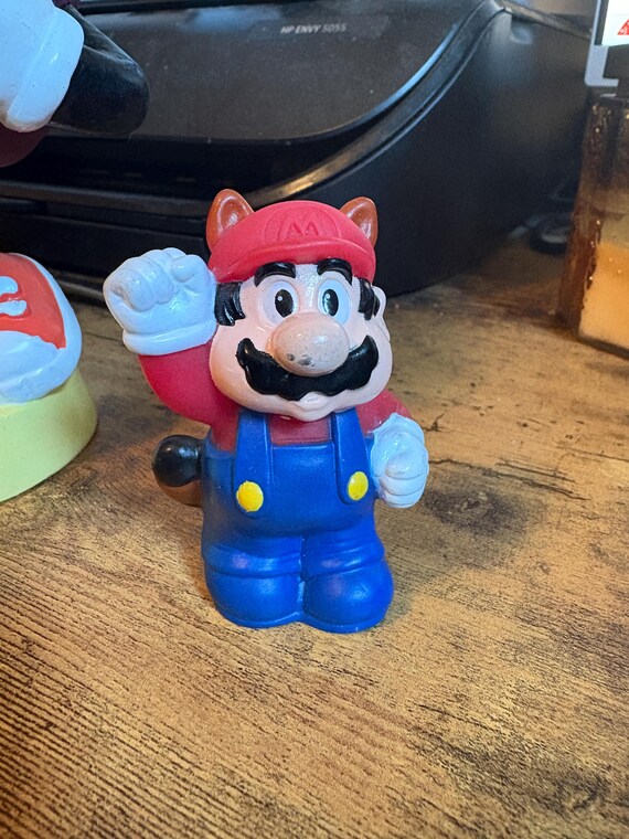 1989 Nintendo Super Mario Bros Racoon Mario Vinyl Finger Puppet - Etsy