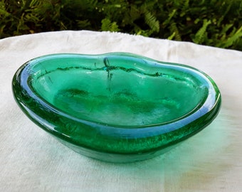 BLENKO 966 Green Bear Paw Clam Shell Art Glass Ashtray Vintage Colorful Glassware Trinket Dish