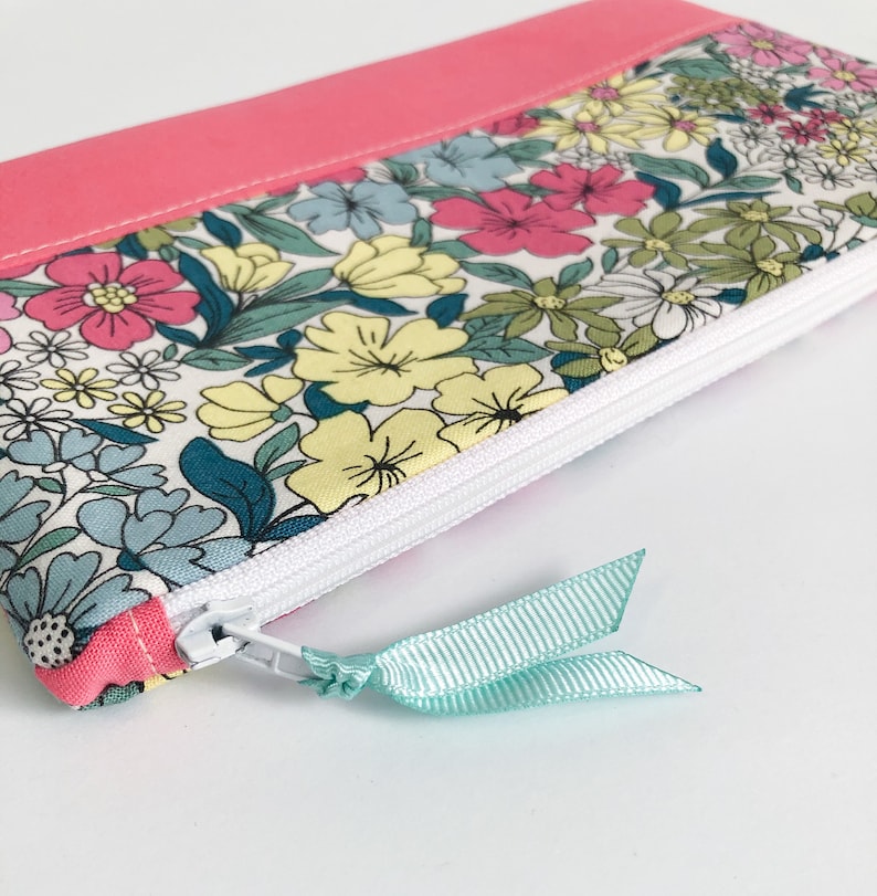 Zipper pouch in floral and pink