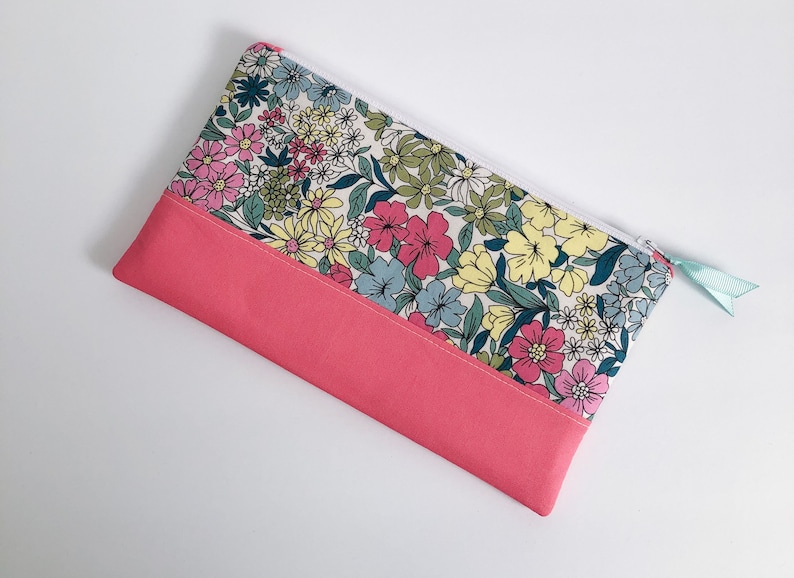 Zipper pouch in floral and pink