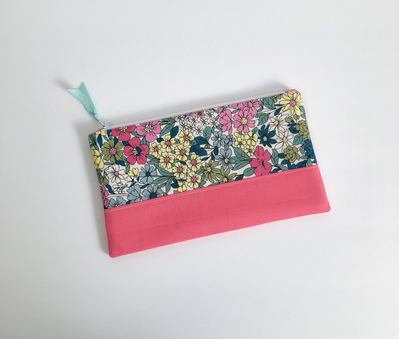 Zipper pouch in floral and pink