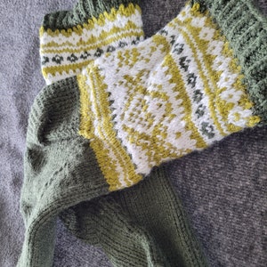 Nordic pattern knit socks