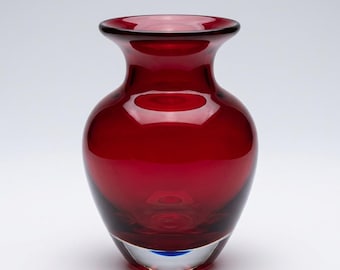 Vase vintage en verre rouge rubis, verre épais de 7 pouces pour studio, décoration d'intérieur minimaliste