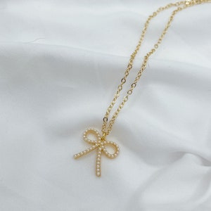 pearly bow necklace