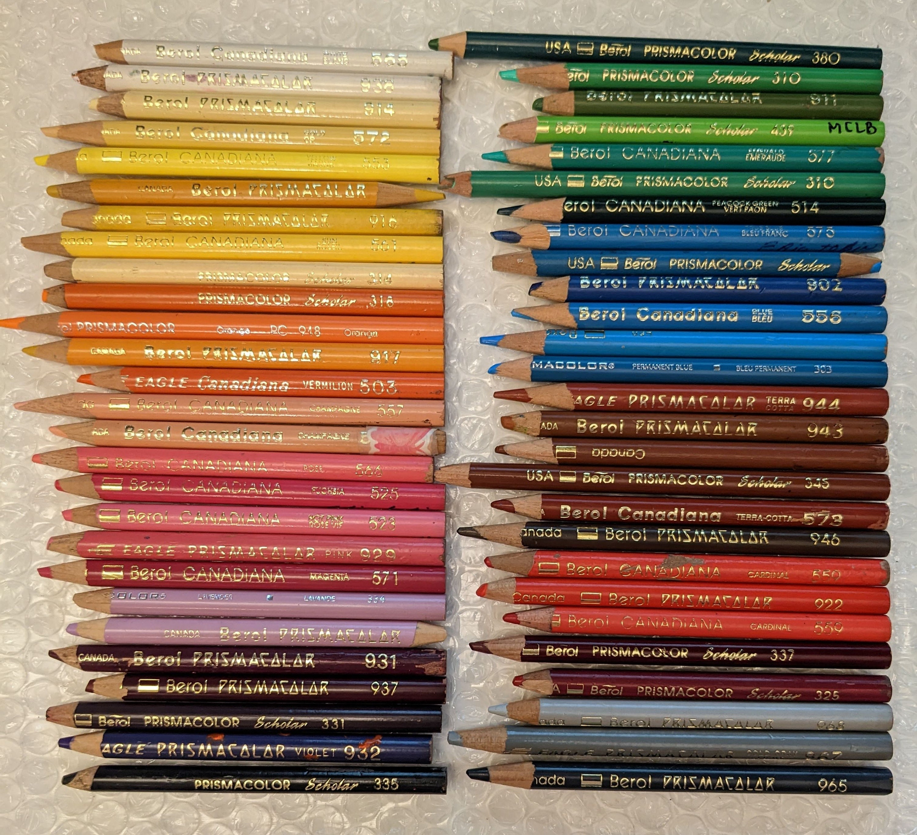 300 Colored Pencil Crayons Bulk Lot Random Preowned Crayola
