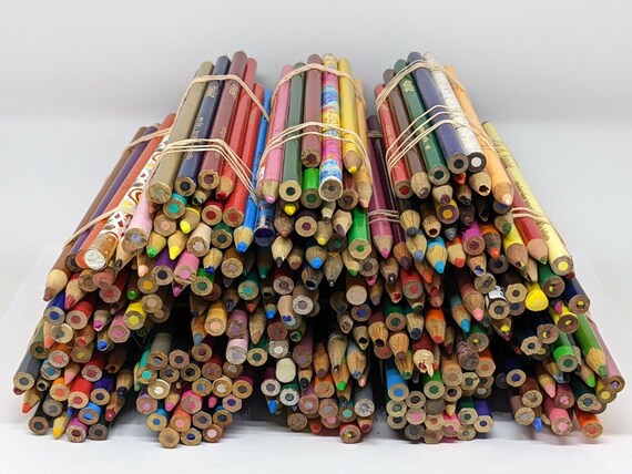 300 Colored Pencil Crayons Bulk Lot Random Preowned Crayola