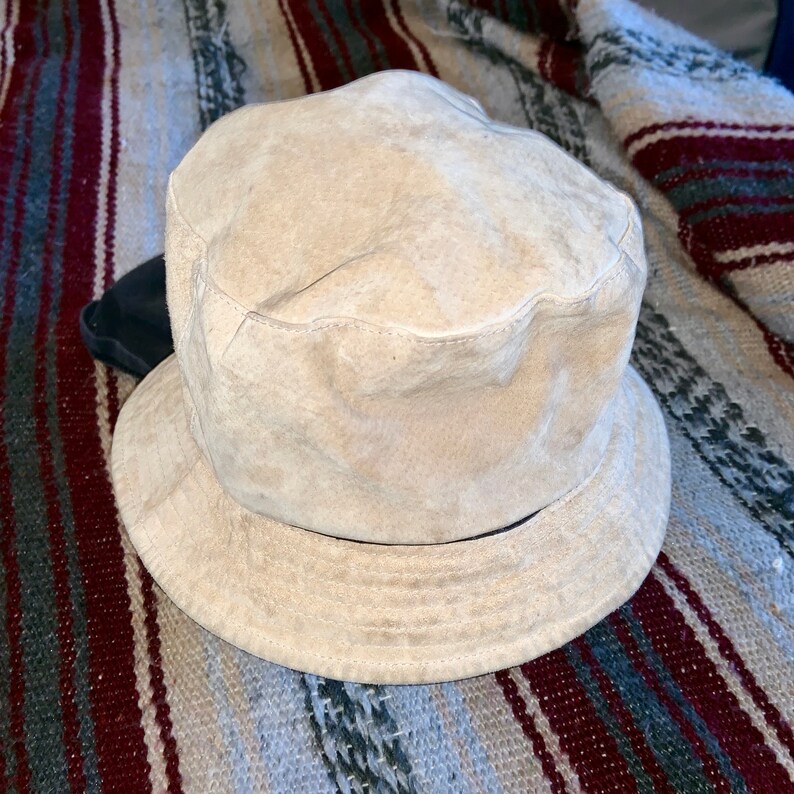 liz claiborne hats
