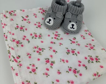Muslin Gauze Baby Girl Swaddle Blanket Pink Floral / baby shower gift